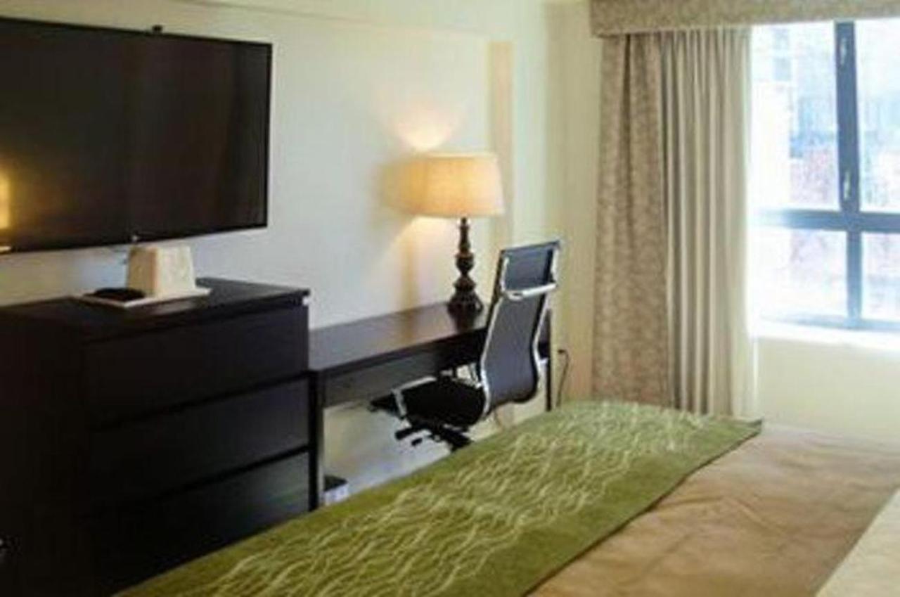 Comfort Inn & Suites - Kew Gardens Near La Guardia Airport Ню Йорк Екстериор снимка
